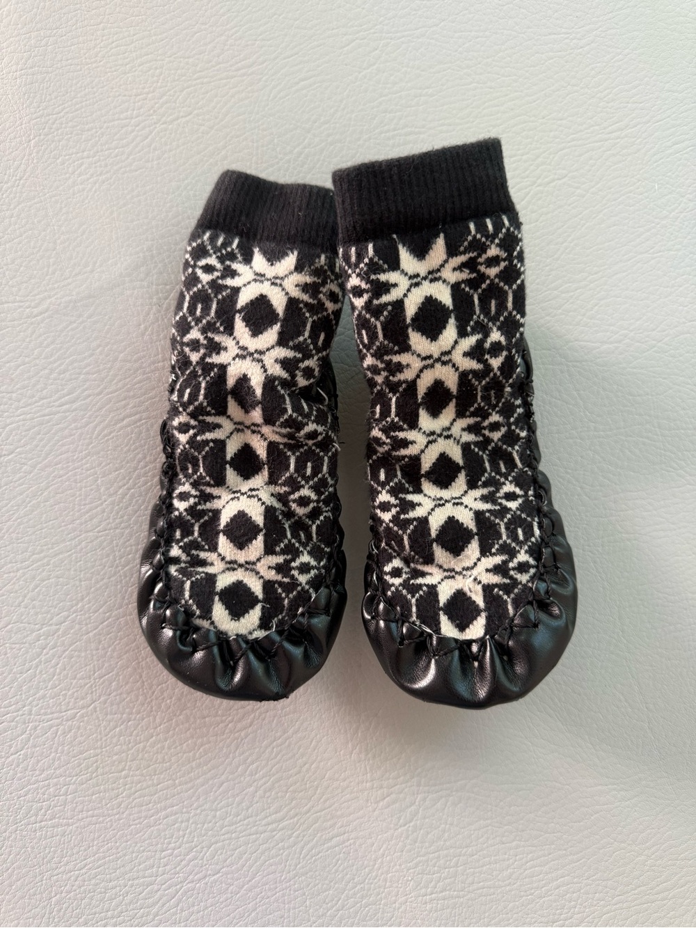 Hanna Andersson Fair Isle Slippers Sweden Moccasins Snowflake Leather Kids 7-9